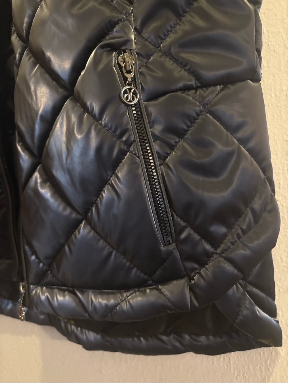 Dolcezza Montreal Glossy Quilted Puffer Vest Gilet Black